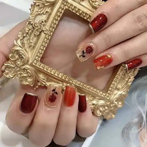 适合黄黑肤色姐妹的显白新年款美甲