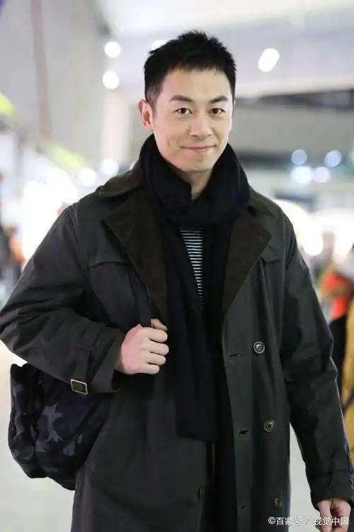 娱乐圈好男人朱亚文帅气亮相,果真是行走的荷尔蒙,零绯闻的明星