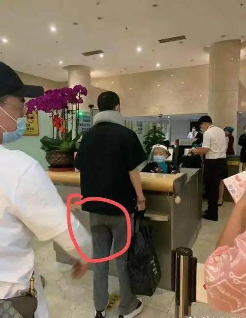 如何看待肖战漏屎?