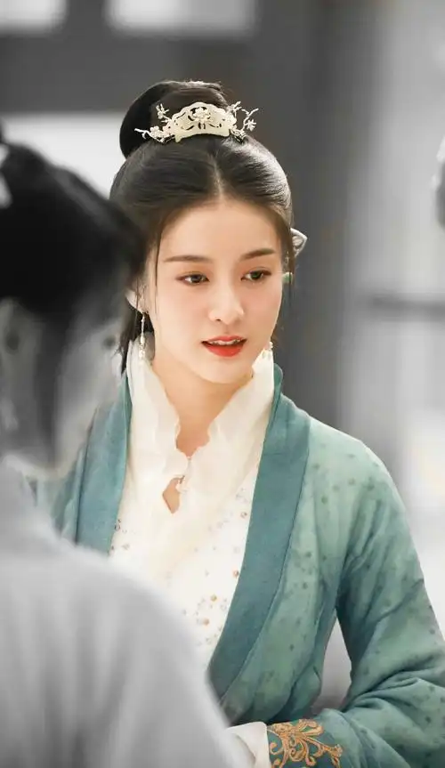 白发容乐张雪迎