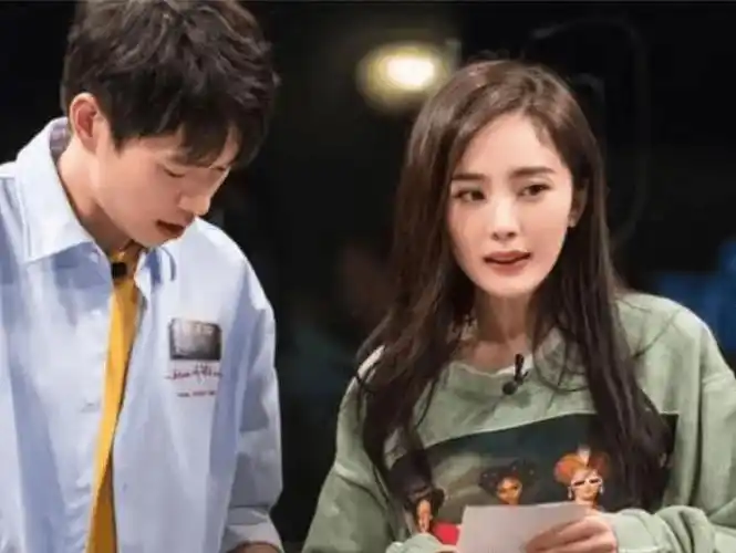 原创魏大勋紧搂杨幂纤腰刘恺威之外无人能比他们更亲近