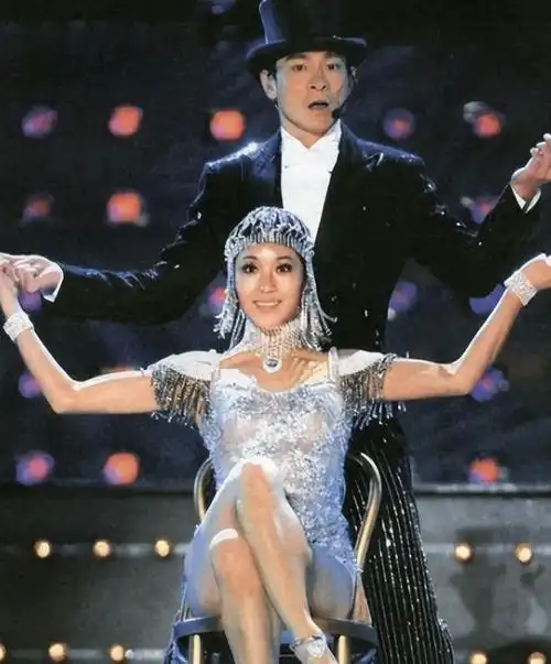 遮羞布彻底盖不住了刘德华赖文慧联系曝光除了结婚证啥都给了