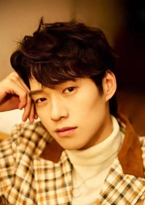 魏大勋十三年小迷弟"暗恋"终有结果?_杨幂_绯闻_实锤