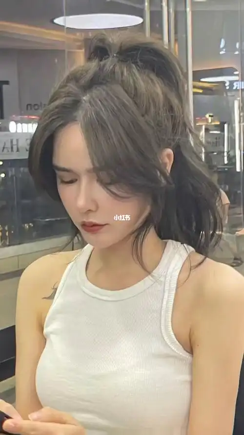 大八字刘海高马尾奶茶棕色