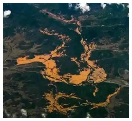 刘伯温斩了99条龙脉为何不向长白山下手你看卫星云图就懂了