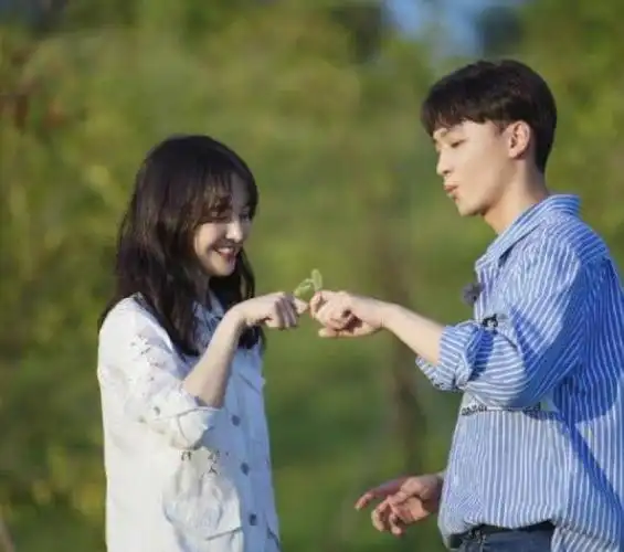 张恒与郑爽不仅已在美国秘密结婚,而且两个孩子就是他与郑爽所生,网友