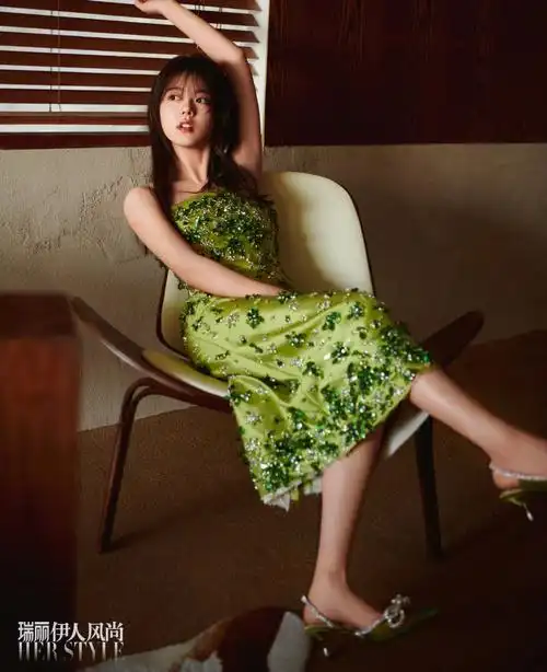 赵今麦瑞丽伊人风尚封面大刊