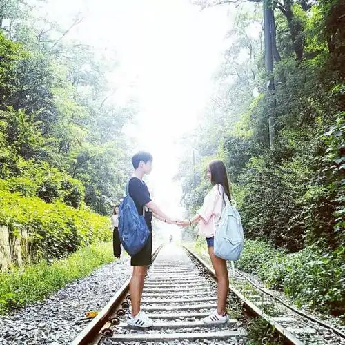 远拍情侣头像,站着的