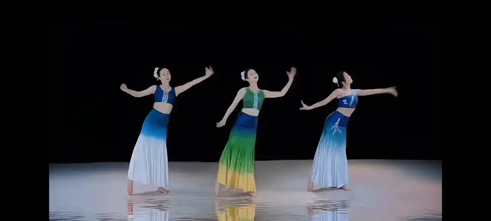 恒大歌舞团舞姿翩翩勾人魂,舞女把性感妩媚演绎到了极致