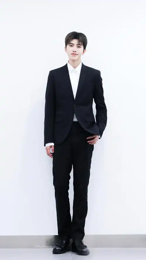 liimerence  5月13日 22:55   关注  蔡徐坤 评论 收藏