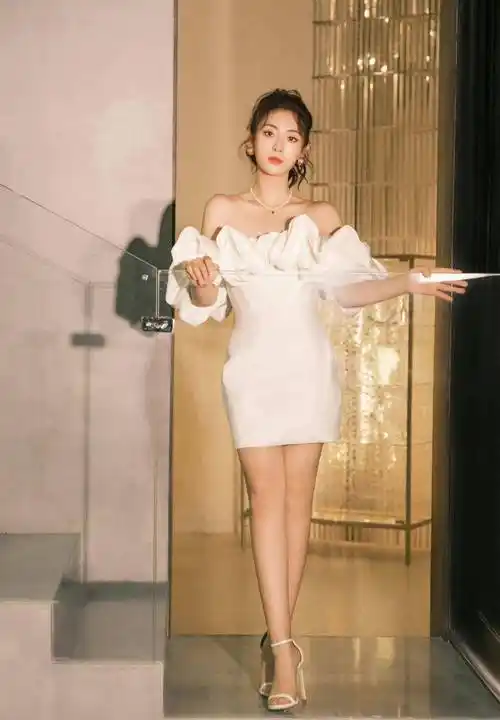 邢菲的红毯造型出圈,风格多变魅力十足,小个子也能尽显气场_身材_时尚