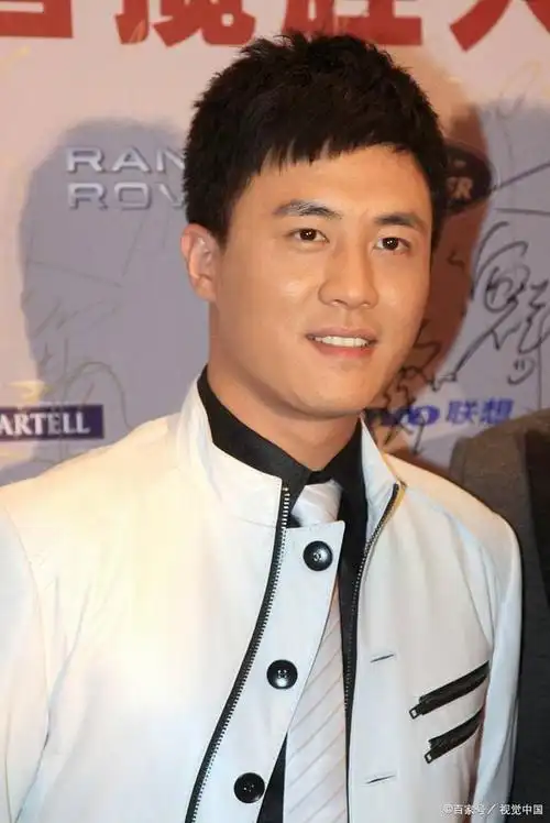 由杜淳领衔主演,同时有4位实力派美女艺人助力,演员阵容堪称精彩,给