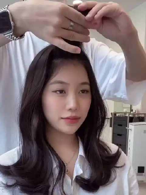 高颅顶的秘密方圆脸女生一定要避开厚重的齐刘海和黑长直