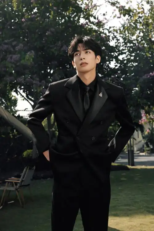 宋威龙念念相忘金鸡红毯造型##电影念念相忘