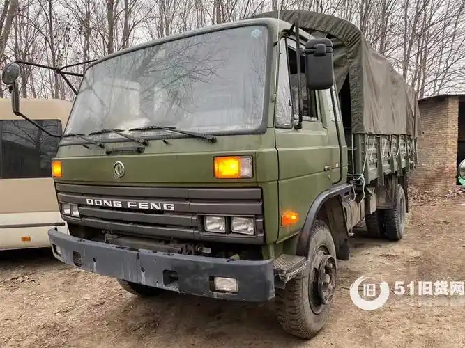 库存东风153货车6米马槽