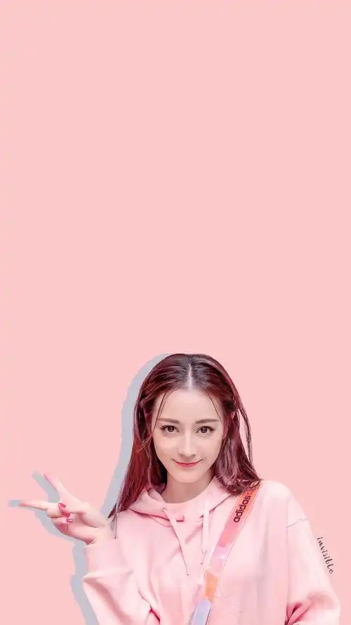 今日份的心动女孩 迪丽热巴,送你们一组超适合当壁纸的图