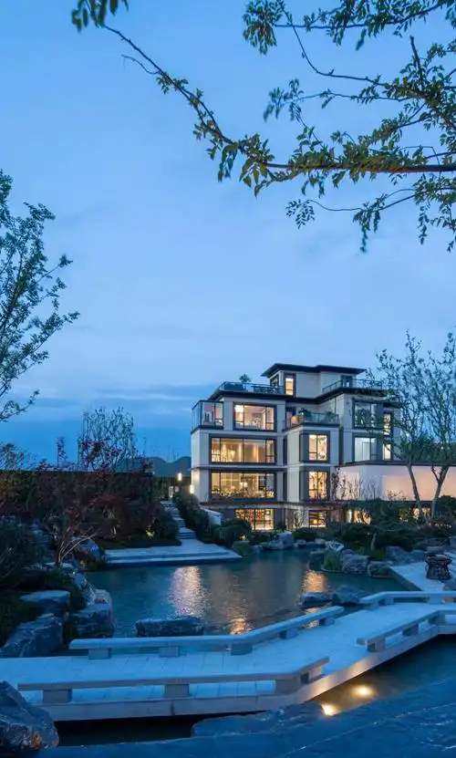 贵阳 贵阳楼市在中国,提及别墅与物业服务,注定少不了龙湖.