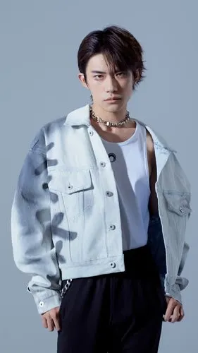 易烊千玺炫酷时尚写真手机壁纸