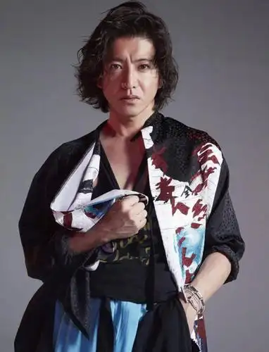 47岁木村拓哉又登封面,留回20年前长发发型!引粉丝疯狂求花絮