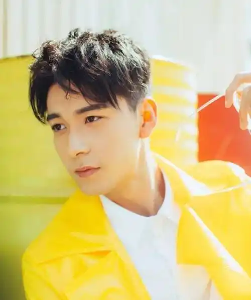 圈内10位90后男明星,你还喜欢哪一个?-第7张图片-绍兴汽车网