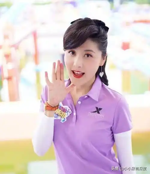 安徽卫视主持人韩露,真的很漂亮!