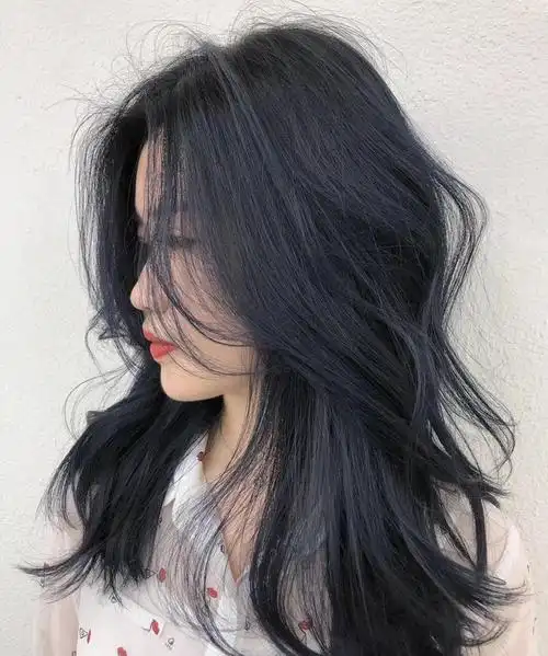 皮肤黄有白发适合染什么颜色头发图10