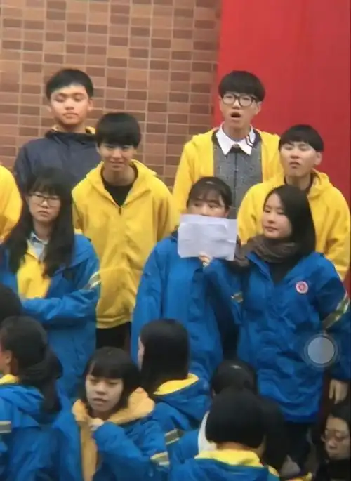 杀青发长文告别野孩子#一些重庆八中时期的小凯97@tfboys-王俊凯