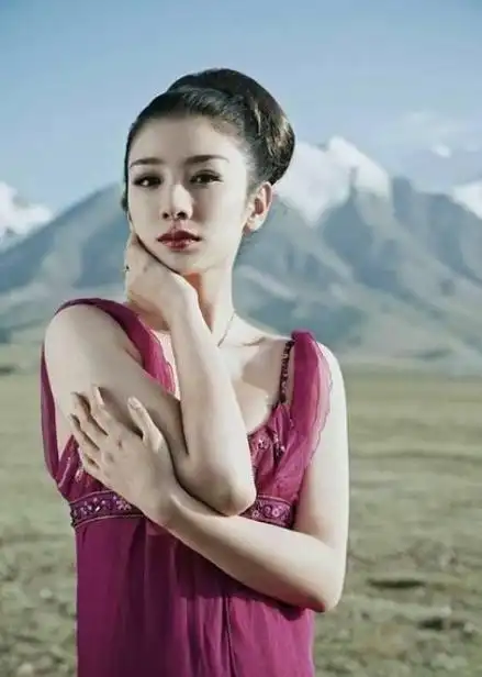 黄奕:自己穷到用女儿压岁钱,还被监控,与黄毅清就是一场噩梦!