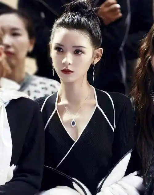 168的张予曦碰到159的鞠婧祎,不知道还以为母女:笑到喷饭_身高_感觉