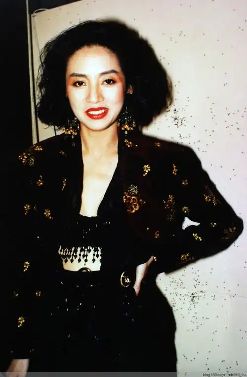 香港乐坛大姐大,百变天后梅艳芳的旧照(独家)
