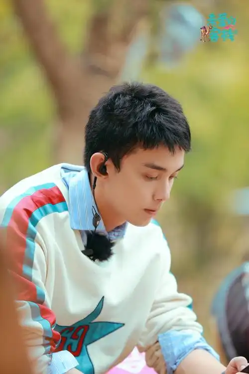 《亲爱的客栈》收视领跑 管家吴磊化身暖心小助手