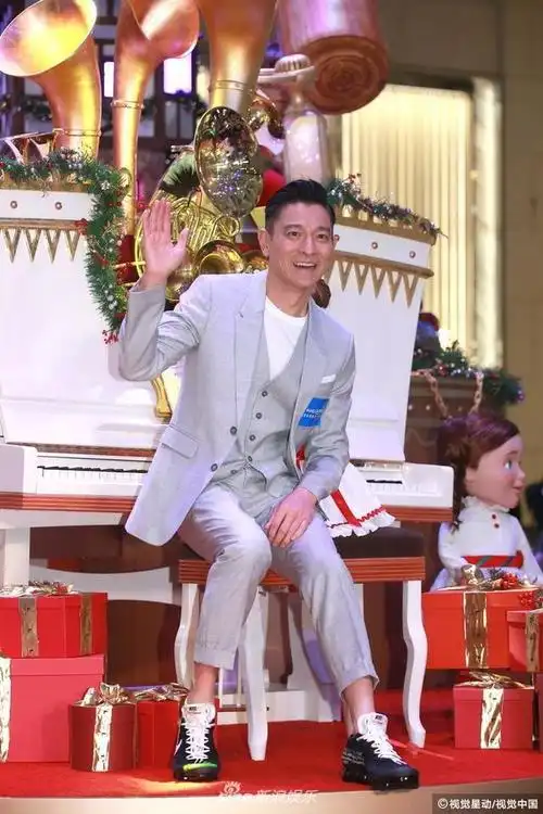 刘德华每年亲手做生日蛋糕给女儿