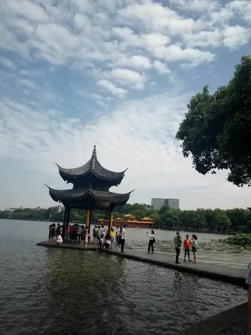 到西湖拍下的第一张照片!