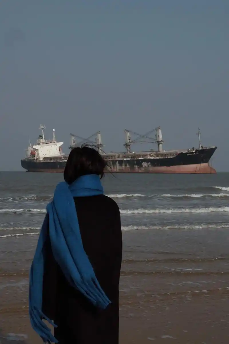 无法挣脱的宿命感.#一起看海 #这个冬天 - 抖音