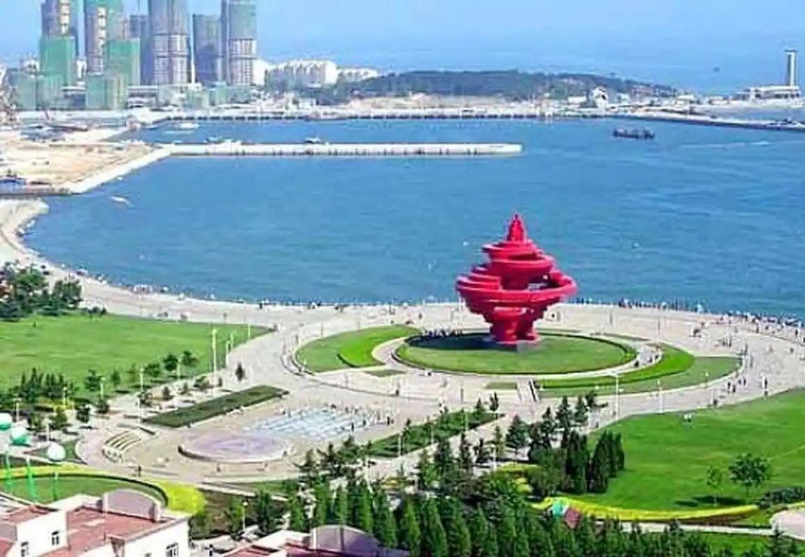 五四广场#青岛网红打卡地# 不仅是青岛的城市象征,也是青岛市居民的