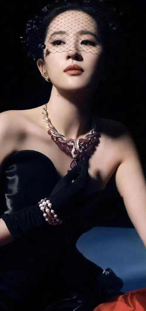 刘亦菲时尚芭莎封面676767