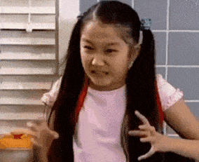 原创搞笑美女动态图gif女同事说我还很小不适合做男朋友