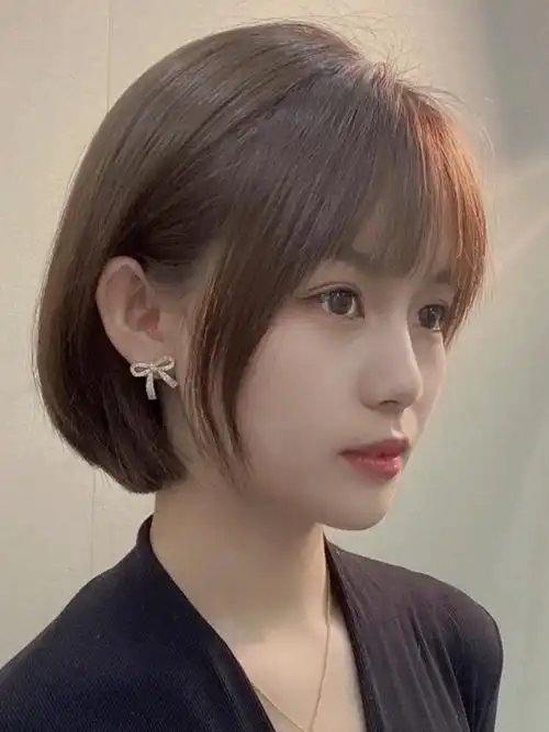 剪一个少女感满满的短发发型直接锁死在头上