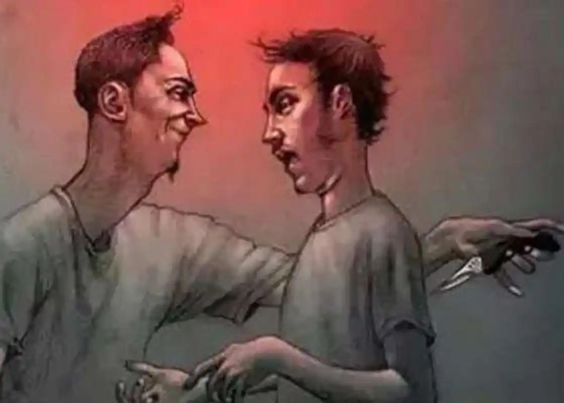 捅你刀子的人始终都是那个对你最好的人,会笑嘻嘻的往你的背后深深的