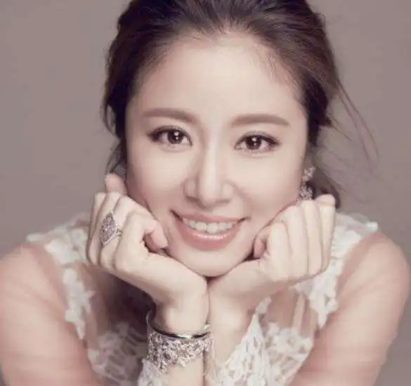 校园生活创作大赛# 林心如在高中的时候曾暗恋过一位学长,那个男生在