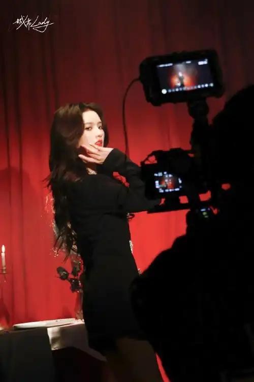 刘些宁今晚是城市lady##刘些宁新歌舞台首秀