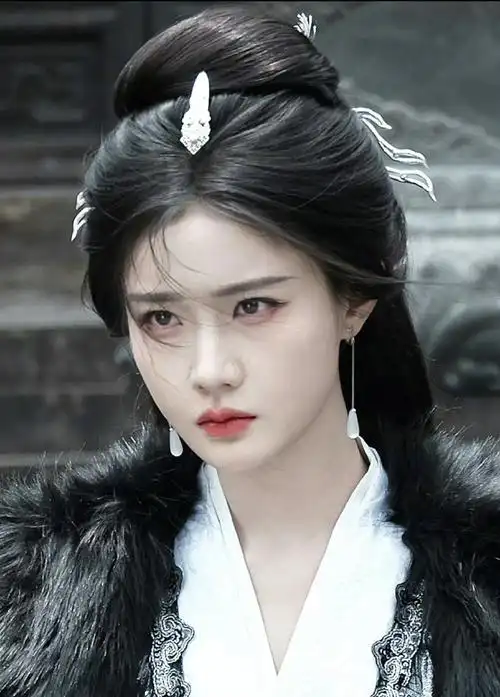 陈意涵《凤凰台上》饰演冷艳女国师