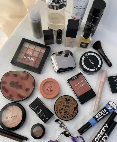 除了专柜,该去哪里买化妆品?