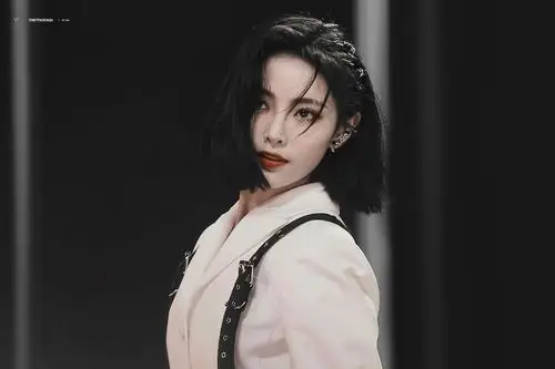 许佳琪台风太棒了,舞台炸裂,继续发光发热吧_高清图集_新浪网