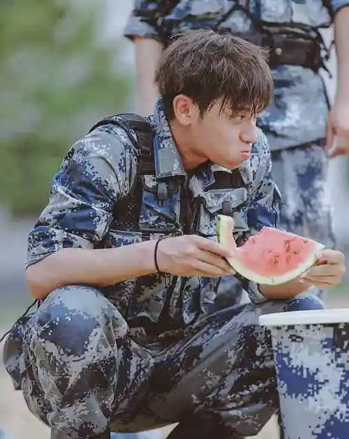 "归国四子"黄子韬的成名史,和他"炮轰"吴亦凡事件的始末