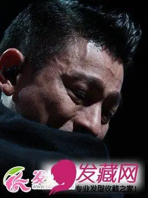 导读:性感的飞机头 飞机头永远是男士竞相追逐的发型之一,刘德华的