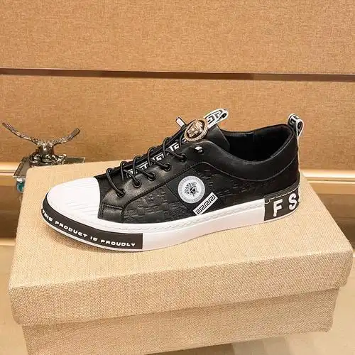 范思哲头像刺绣欧洲站美杜莎男鞋子真皮韩版休闲小白鞋瓦萨琪男士