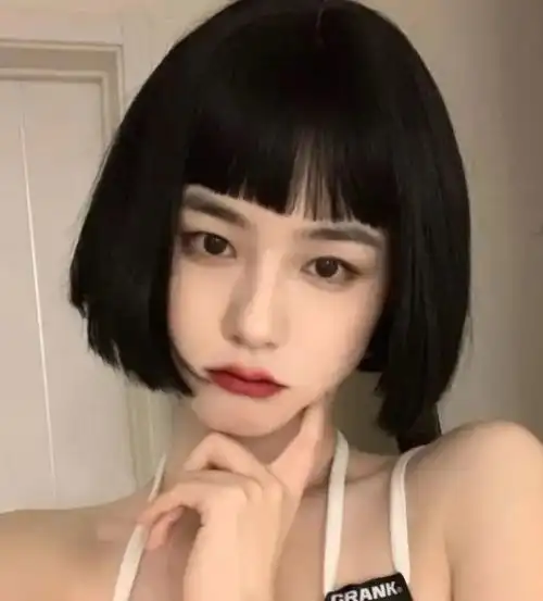 呆萌短刘海正流行 眉上刘海可盐可甜_刘海发型 - 美发站