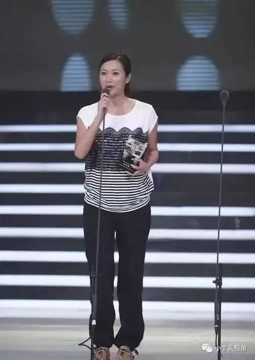 徐静蕾随性美欣赏不来!