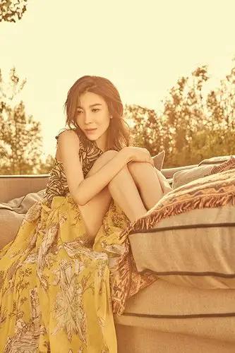 张棪琰森系写真曝光 霸道总裁化身丛林精灵